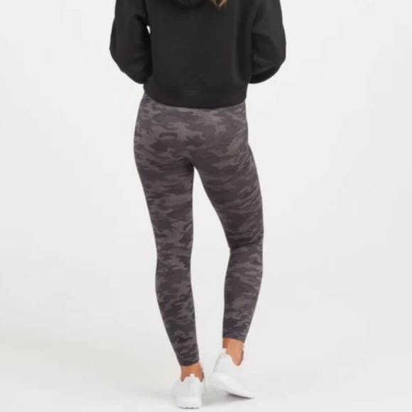 Spanx Look At Me Now Leggings NWT - Picture 2 of 8